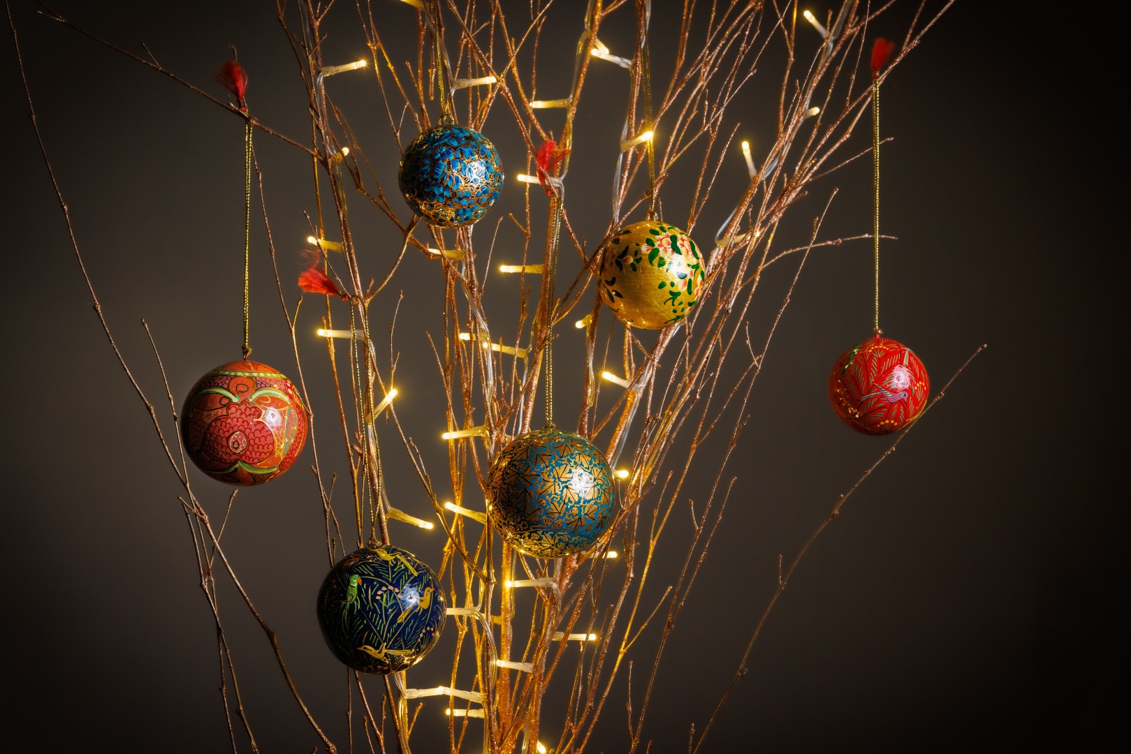 amos_trust_shop_christmas_carousel_2.jpg (1)